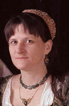 a headshot photo of Dame Elyramere of Tymbrelyne Heyghts